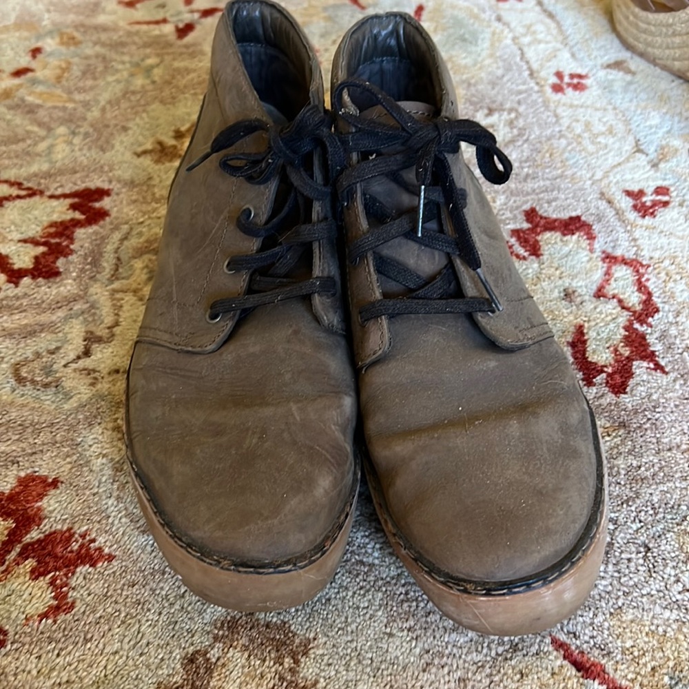 Men’s Ugg Boots Size 9.5